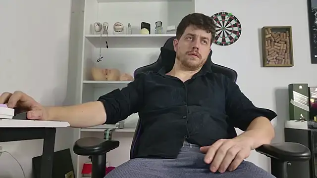 aaron nvk online show from March 3, 2026, 4:19 am