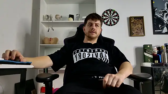 aaron nvk online show from February 3, 2026, 5:38 am