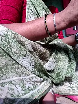 Snapshot of Falguni_Desai chatting on November 25, 2025, 9:20 am Falguni Desai online show from November 25, 2025, 9:20 am