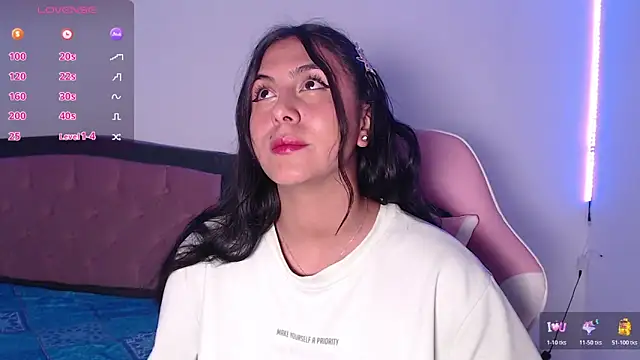 Sarahcutexoxox online show from November 3, 2025, 2:06 am