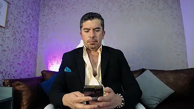 JuanKFit 45 online show from April 10, 2026, 4:41 am