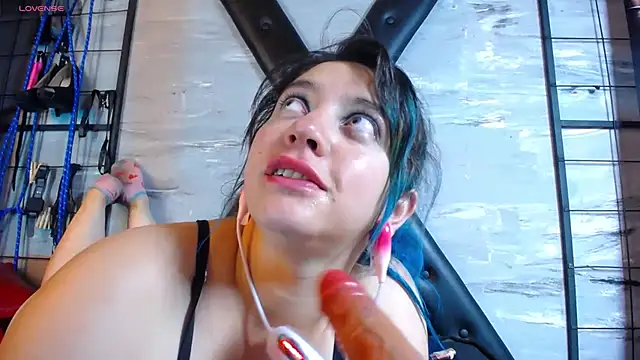 Valeria de leon online show from March 15, 2026, 2:18 am