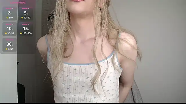 Snapshot of Crystal_Valentine chatting on May 25, 2026, 5:44 pm Crystal Valentine online show from May 25, 2026, 5:44 pm