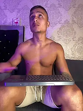 Snapshot of ThiagoBlaze chatting on February 12, 2026, 10:48 am ThiagoBlaze online show from February 12, 2026, 10:48 am