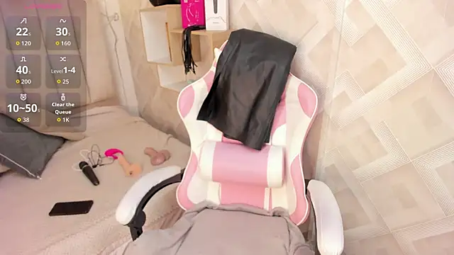 Clhoe Johnson online show from January 10, 2026, 12:33 pm