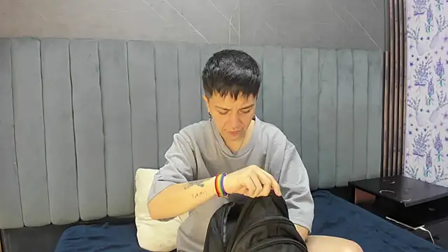  Hannah Hot online show from December 19, 2025, 2:26 am