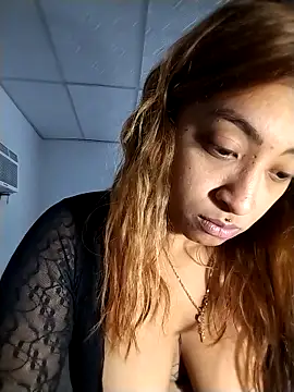 Snapshot of shanell_saenz chatting on February 4, 2026, 1:44 am shanell saenz online show from February 4, 2026, 1:44 am