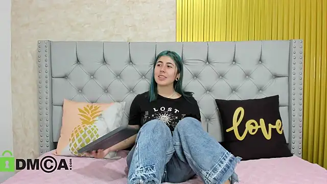 Skarlet 04 online show from November 29, 2025, 5:46 pm