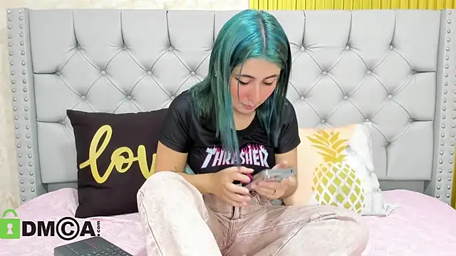 Skarlet 04 online show from November 20, 2025, 5:24 pm