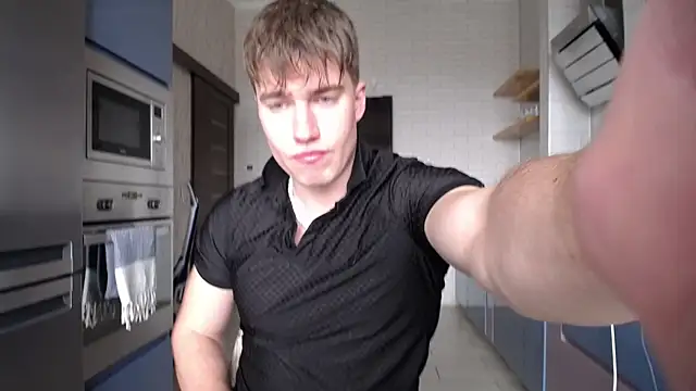 megamaxxxl online show from April 7, 2026, 9:33 am