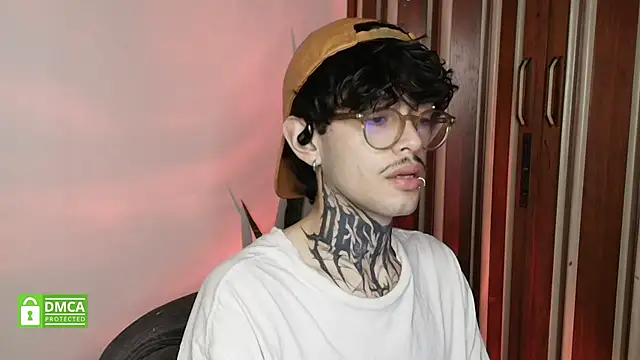 Mihail leroy online show from February 5, 2026, 5:36 am