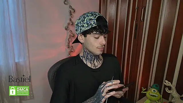 Mihail leroy online show from October 14, 2025, 10:42 pm