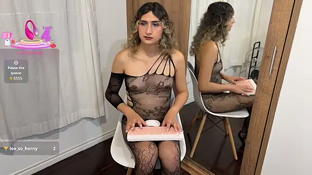 kayleesims  online show from June 11, 2026, 2:53 am