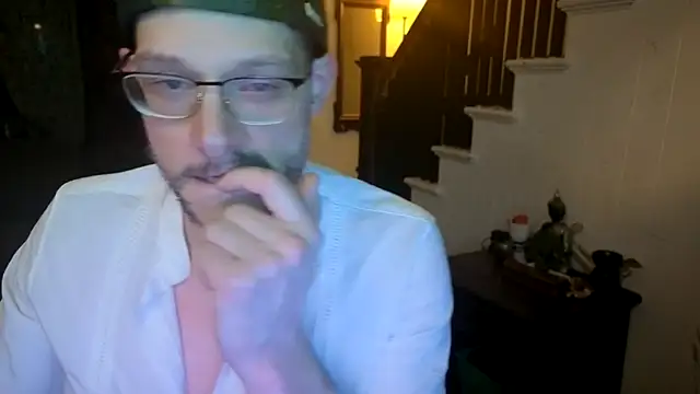 Snapshot of MasterDaddyCool chatting on July 5, 2026, 4:19 am MasterDaddyCool online show from July 5, 2026, 4:19 am