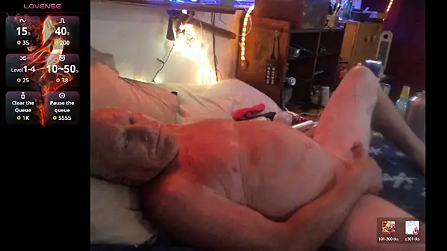 Snapshot of Pussyeat2please chatting on July 11, 2026, 7:47 pm Pussyeat2please online show from July 11, 2026, 7:47 pm