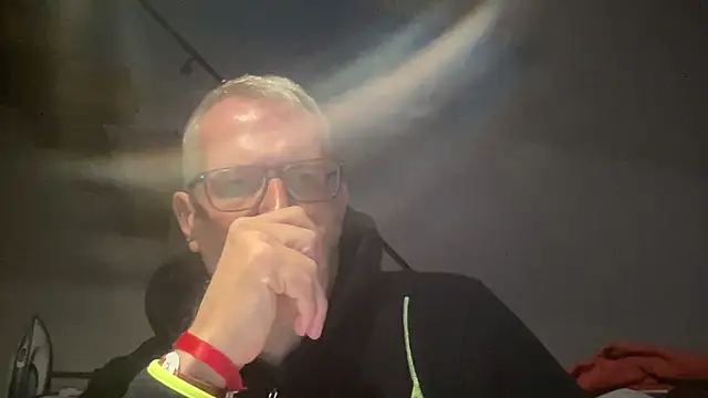 Snapshot of choupipat1 chatting on October 1, 2025, 5:34 am choupipat1 online show from October 1, 2025, 5:34 am