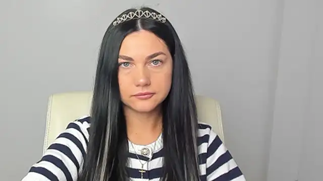 Lune Moon online show from November 26, 2025, 6:35 am