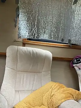 ladyboatlady online show from April 1, 2026, 8:04 am