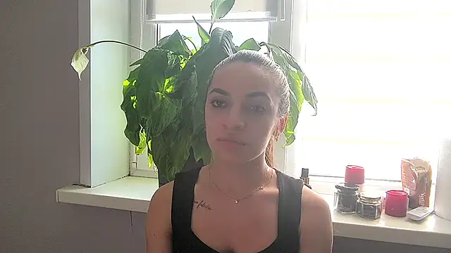 Snapshot of ElwineBooton chatting on April 7, 2026, 10:06 am ElwineBooton online show from April 7, 2026, 10:06 am