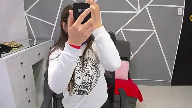 paula miler1 online show from January 7, 2026, 2:00 pm