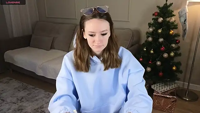 cutienaughtygirl online show from January 14, 2026, 7:01 am