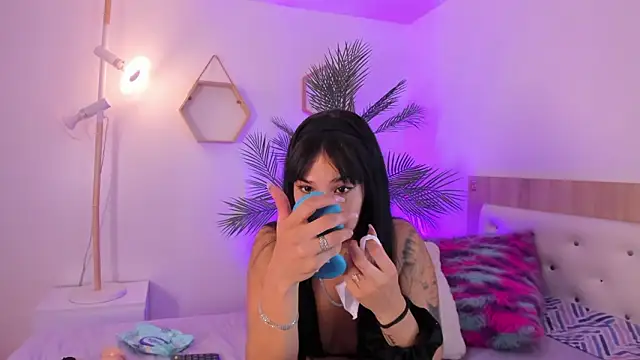 Hadid Jimenez  online show from March 7, 2026, 1:01 am