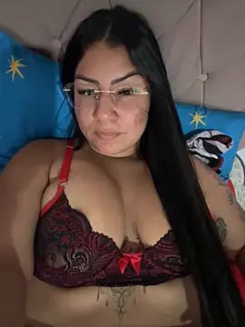 Snapshot of julianamascarada chatting on November 26, 2025, 12:38 pm julianamascarada online show from November 26, 2025, 12:38 pm