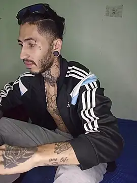 Snapshot of Tattoboy19cm chatting on July 19, 2026, 2:31 am Tattoboy19cm online show from July 19, 2026, 2:31 am