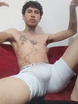 Tattoboy19cm online show from November 8, 2025, 4:10 pm