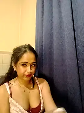 cute indianxo online show from April 22, 2026, 5:20 pm