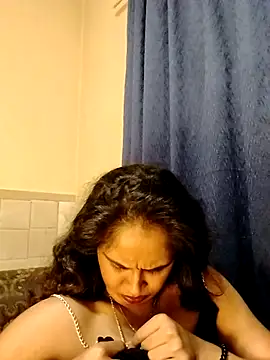 cute indianxo online show from April 10, 2026, 7:21 pm