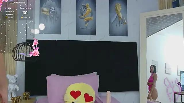 Snapshot of cutepetitee chatting on July 15, 2026, 12:45 pm cutepetitee online show from July 15, 2026, 12:45 pm