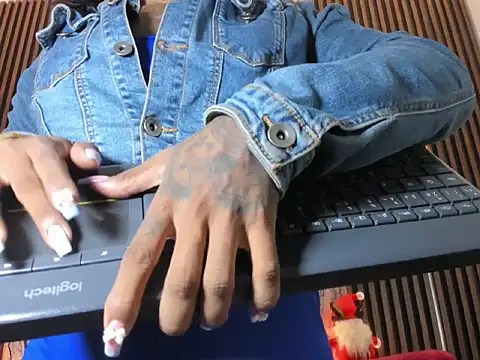 Pauline Fox online show from December 5, 2025, 3:05 am