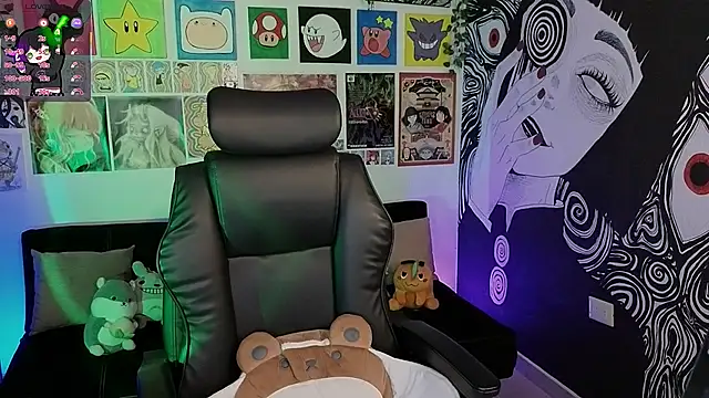 Yuhwan  online show from November 18, 2025, 10:45 pm