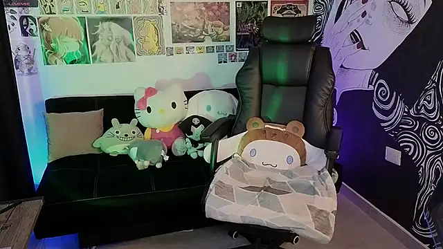 Yuhwan  online show from November 9, 2025, 7:18 pm