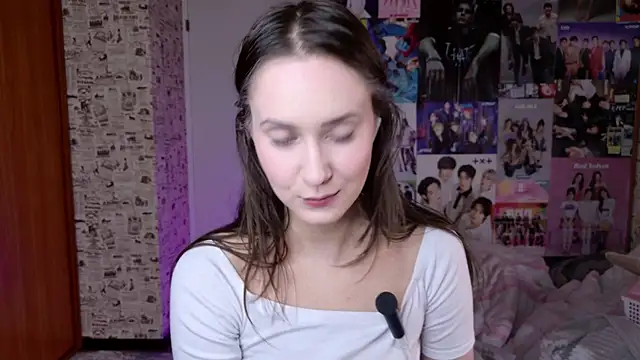 LucyRose3 online show from December 16, 2025, 1:21 am