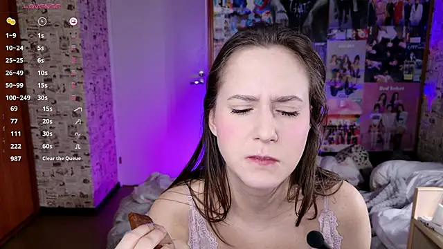 LucyRose3 online show from November 13, 2025, 4:16 am