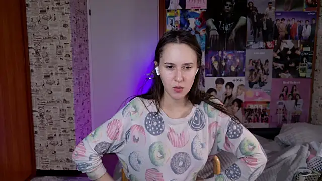 LucyRose3 online show from December 17, 2025, 2:16 am