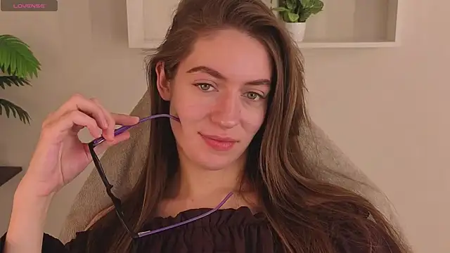 Agnes Wells online show from March 27, 2026, 1:25 am