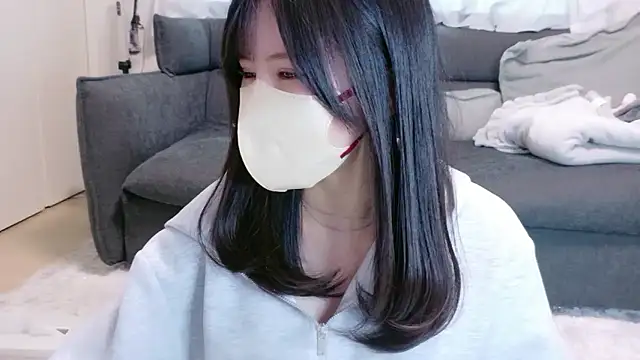 moemilk online show from April 3, 2026, 12:39 am