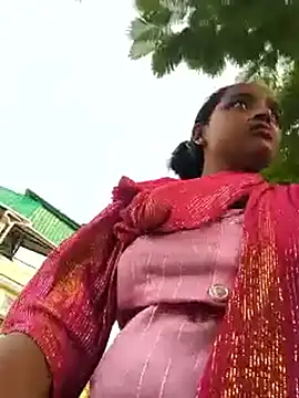 Snapshot of 20000A chatting on October 8, 2025, 9:33 am 20000A online show from October 8, 2025, 9:33 am