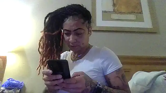 Flossee online show from February 21, 2026, 10:45 pm