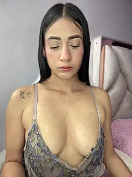 isabela l online show from June 7, 2026, 9:31 pm