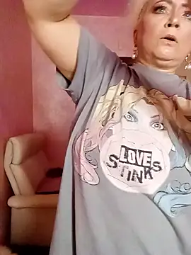 Snapshot of SquirtMilf00 chatting on February 16, 2026, 3:16 am SquirtMilf00 online show from February 16, 2026, 3:16 am