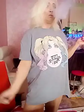 Snapshot of SquirtMilf00 chatting on February 4, 2026, 2:28 am SquirtMilf00 online show from February 4, 2026, 2:28 am