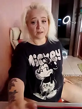 Snapshot of SquirtMilf00 chatting on February 27, 2026, 4:23 am SquirtMilf00 online show from February 27, 2026, 4:23 am