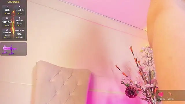 bella houston  online show from October 5, 2025, 11:28 pm