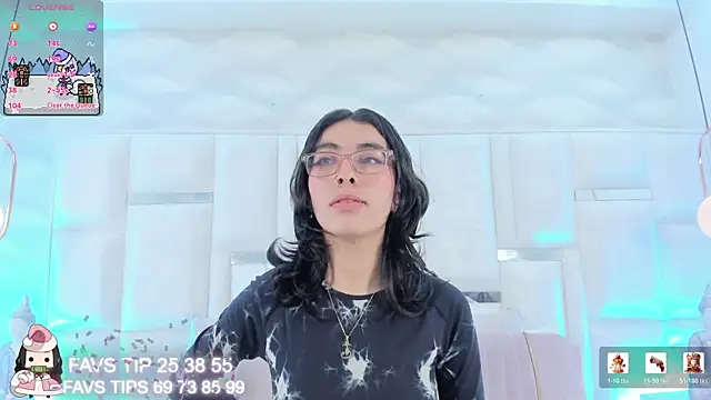 Im Molly Angel online show from January 6, 2026, 9:41 pm