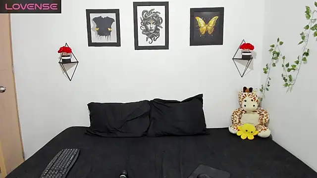 Snapshot of Alysson_Billy chatting on October 4, 2025, 10:33 pm Alysson Billy online show from October 4, 2025, 10:33 pm