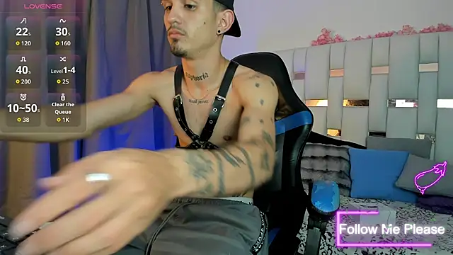 nextboywell1 online show from March 3, 2026, 3:35 am